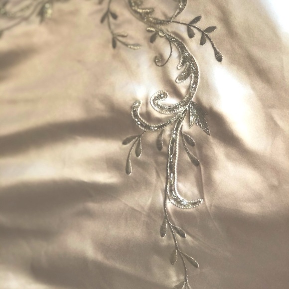 Plus Size Wedding Gown w Matching Purse & Train - Picture 6 of 9